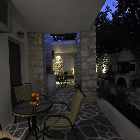 Alexandros Apartments Nausa Exteriér fotografie