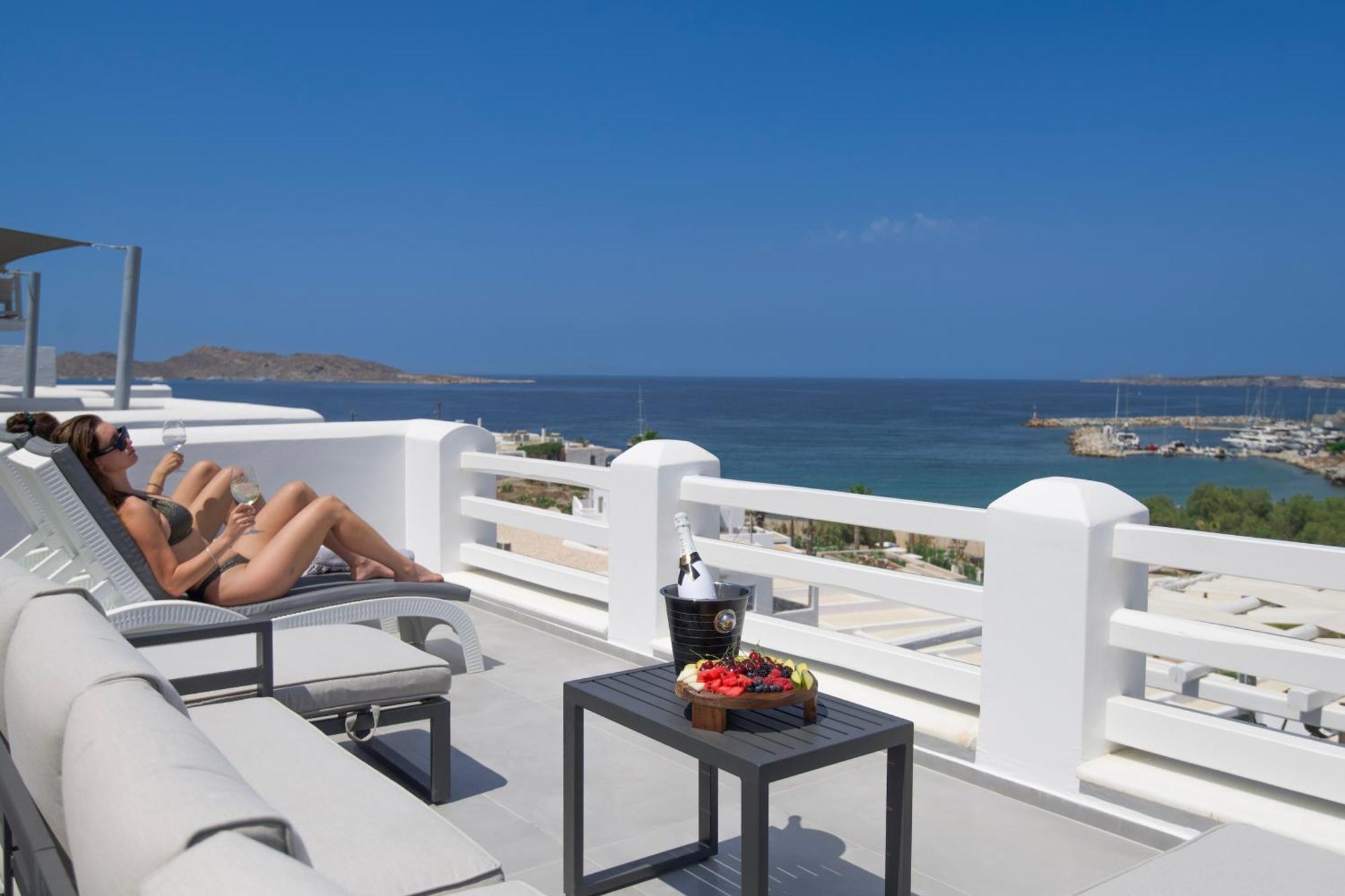Alexandros Apartments Nausa Exteriér fotografie