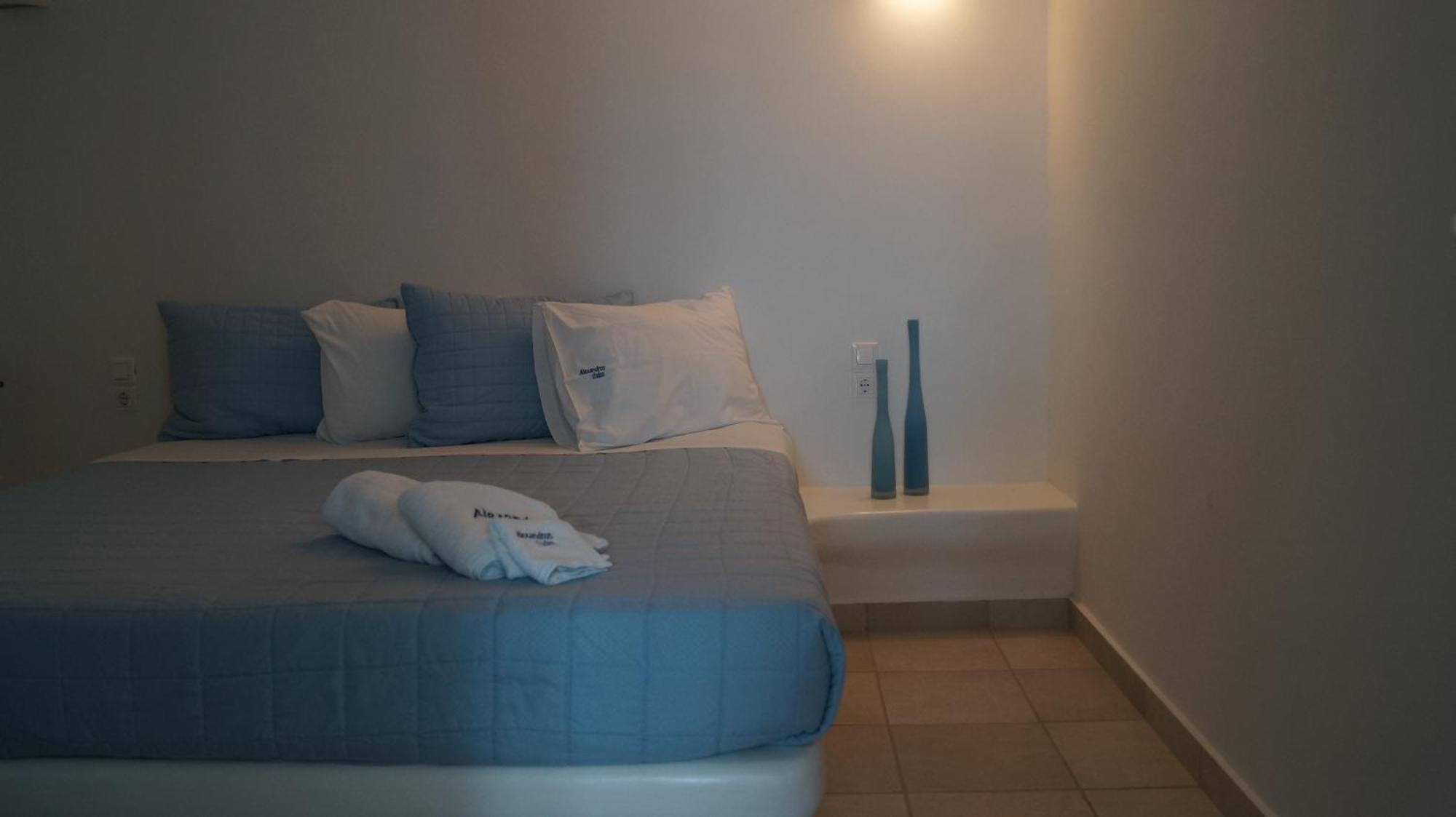 Alexandros Apartments Nausa Exteriér fotografie