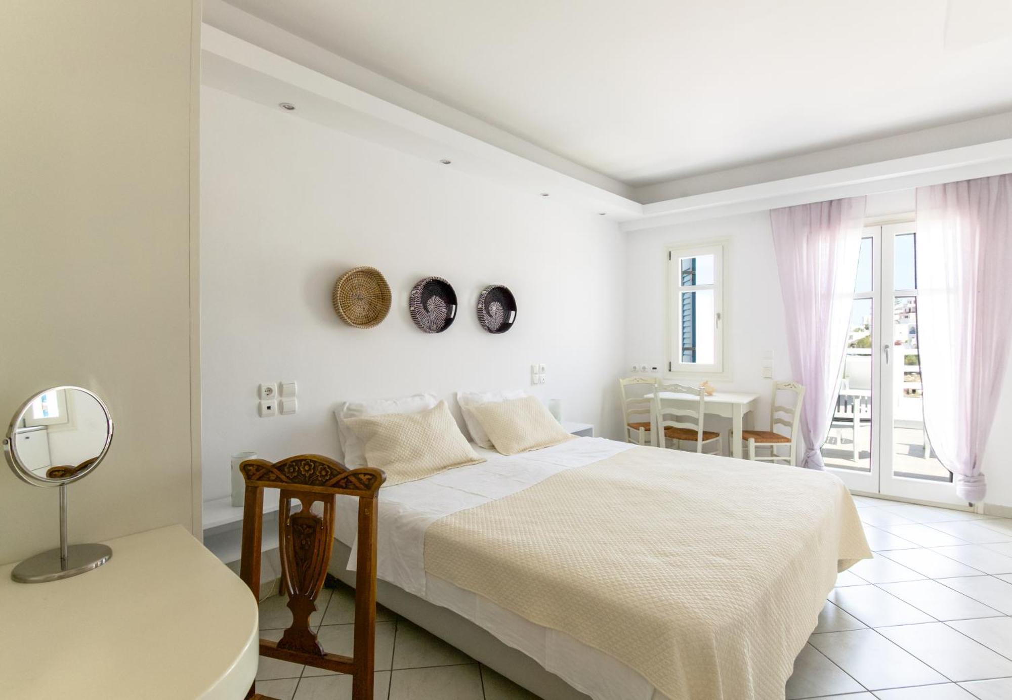 Alexandros Apartments Nausa Exteriér fotografie
